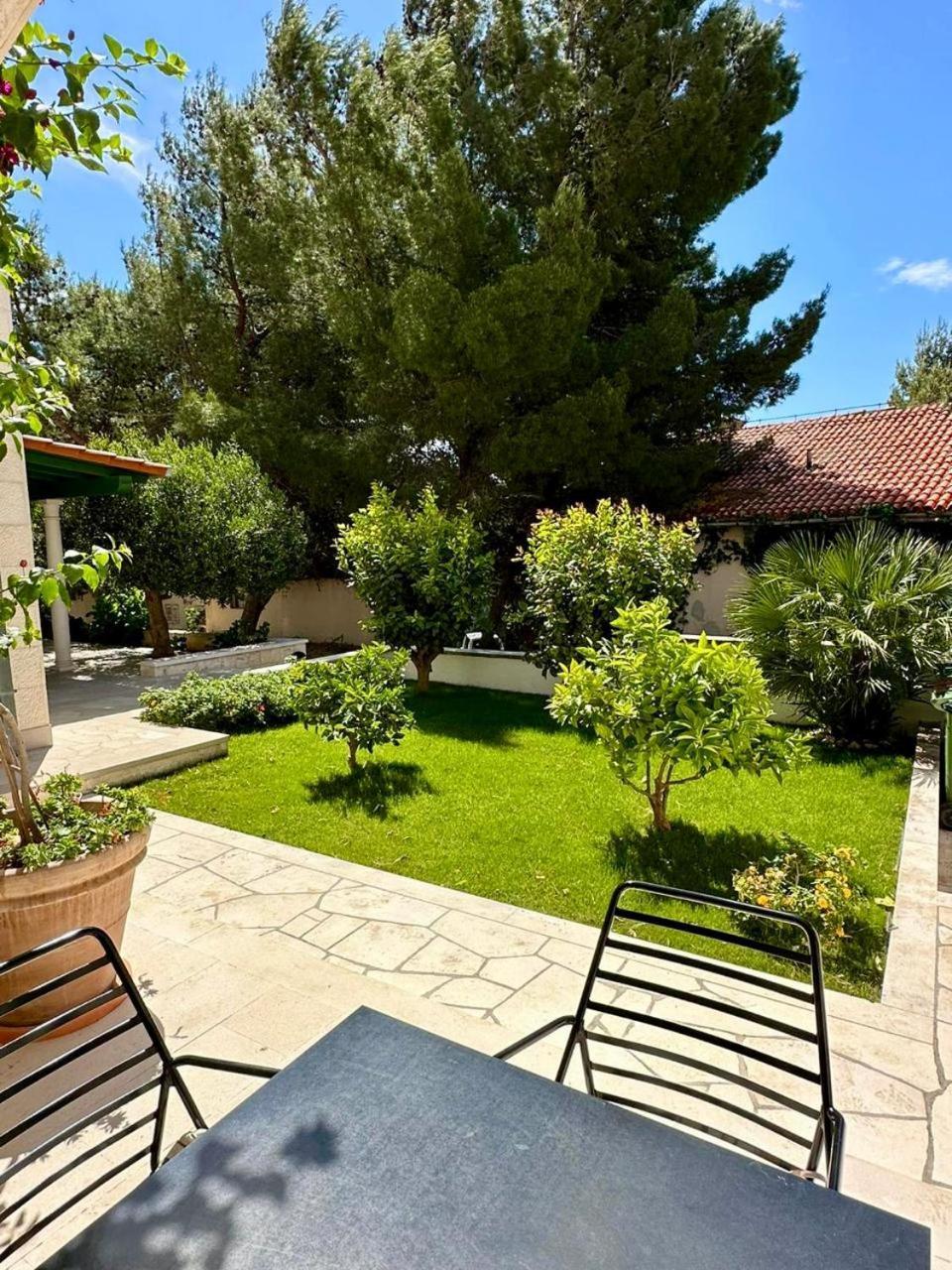 Apartments Villa Adria Бол Экстерьер фото