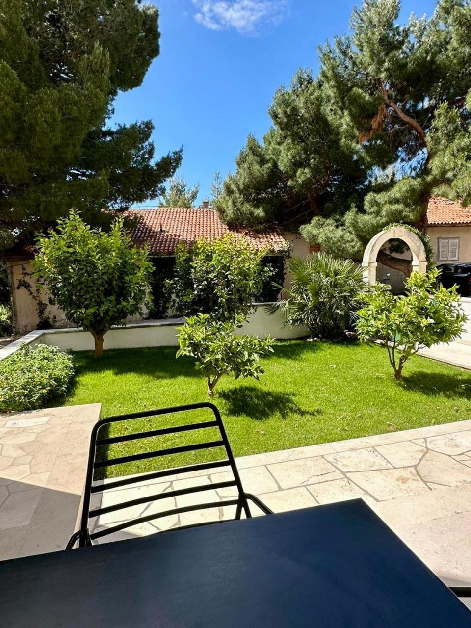 Apartments Villa Adria Бол Экстерьер фото
