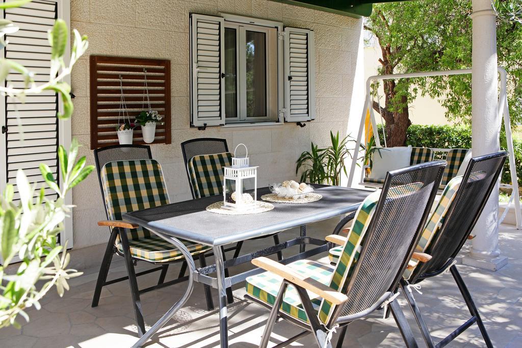 Apartments Villa Adria Бол Экстерьер фото