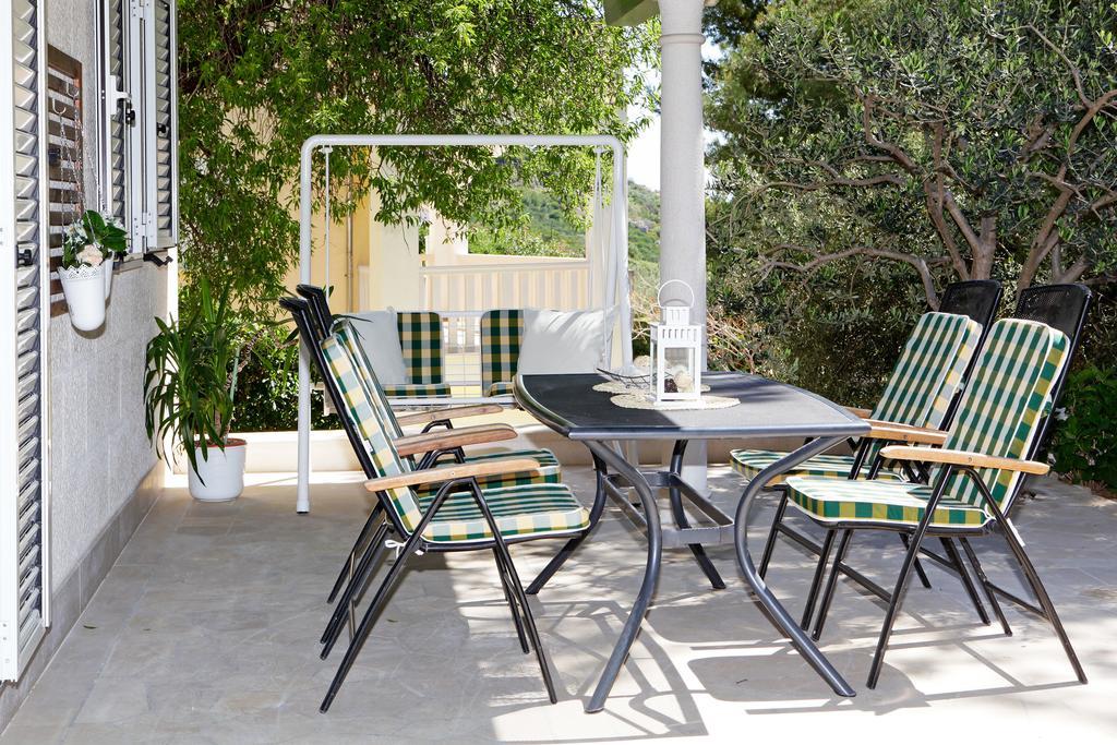 Apartments Villa Adria Бол Экстерьер фото