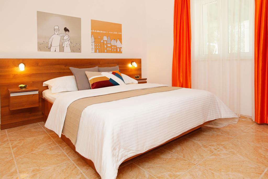 Apartments Villa Adria Бол Экстерьер фото