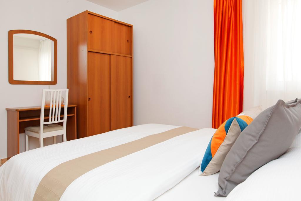 Apartments Villa Adria Бол Экстерьер фото
