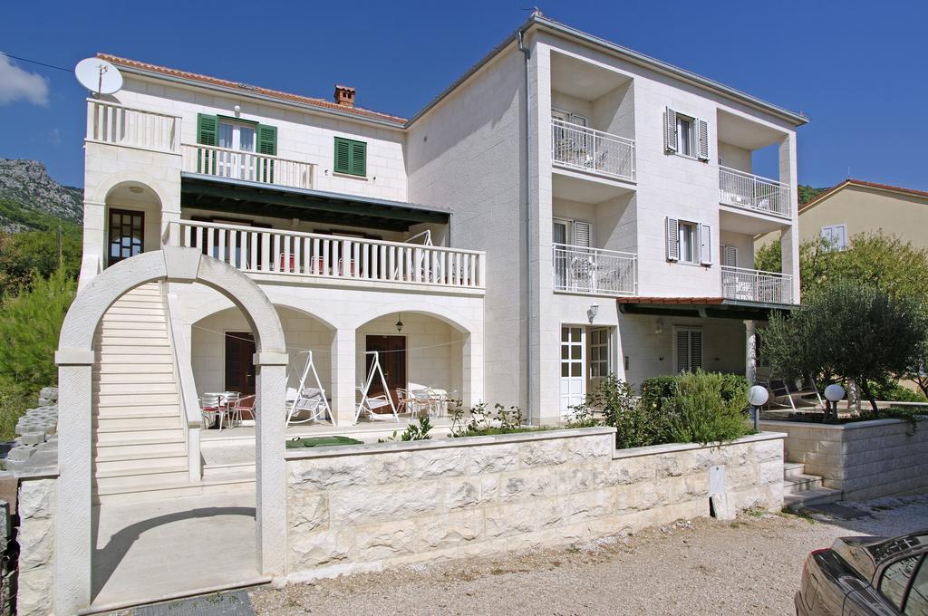 Apartments Villa Adria Бол Экстерьер фото