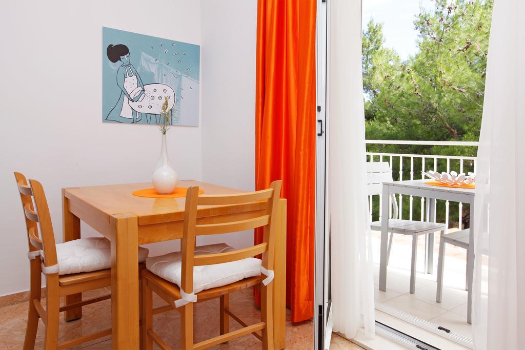 Apartments Villa Adria Бол Экстерьер фото