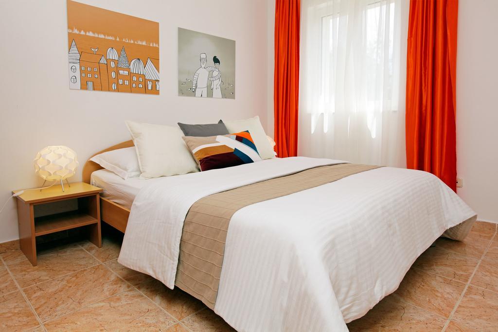Apartments Villa Adria Бол Экстерьер фото