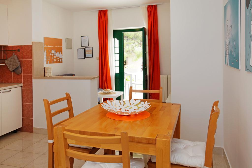 Apartments Villa Adria Бол Экстерьер фото