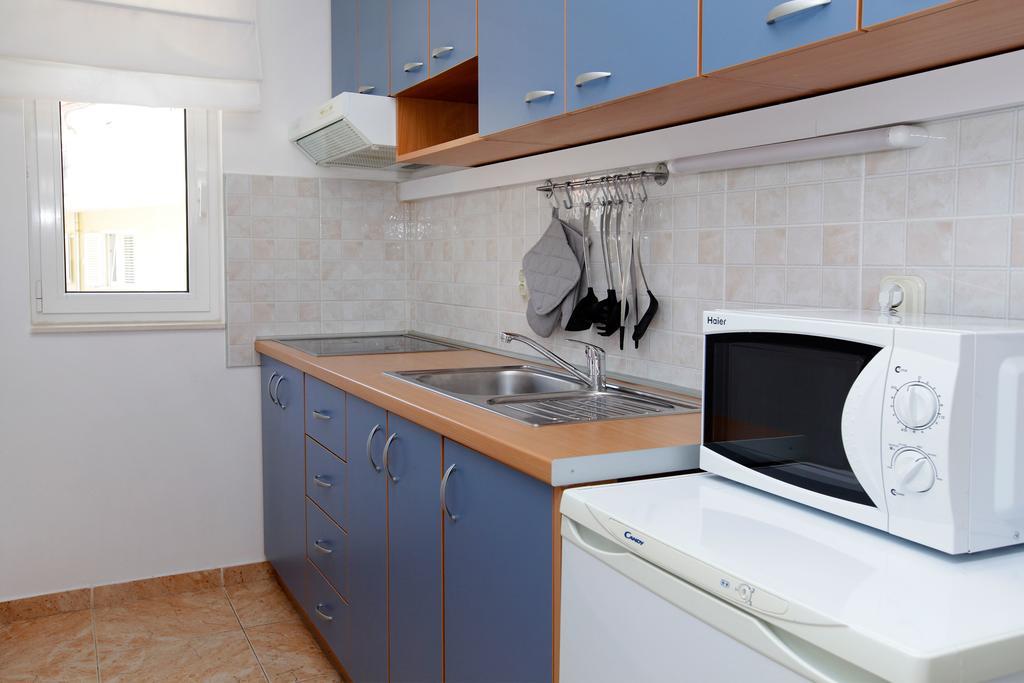 Apartments Villa Adria Бол Экстерьер фото