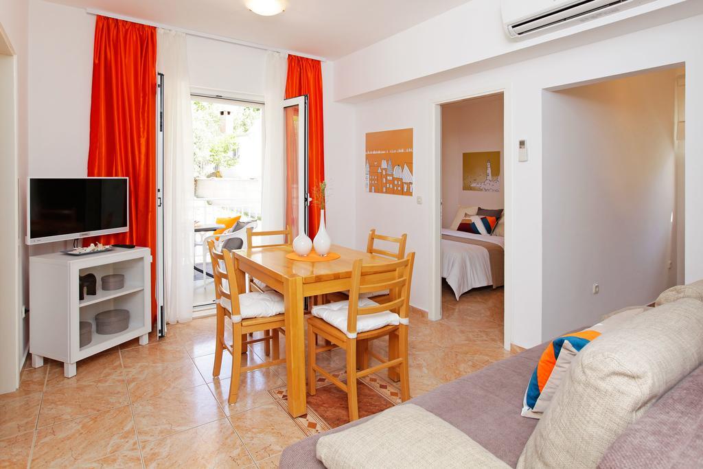 Apartments Villa Adria Бол Экстерьер фото