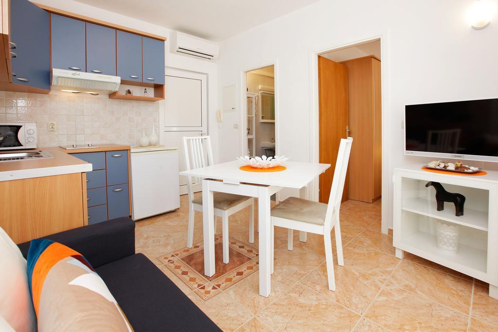 Apartments Villa Adria Бол Экстерьер фото