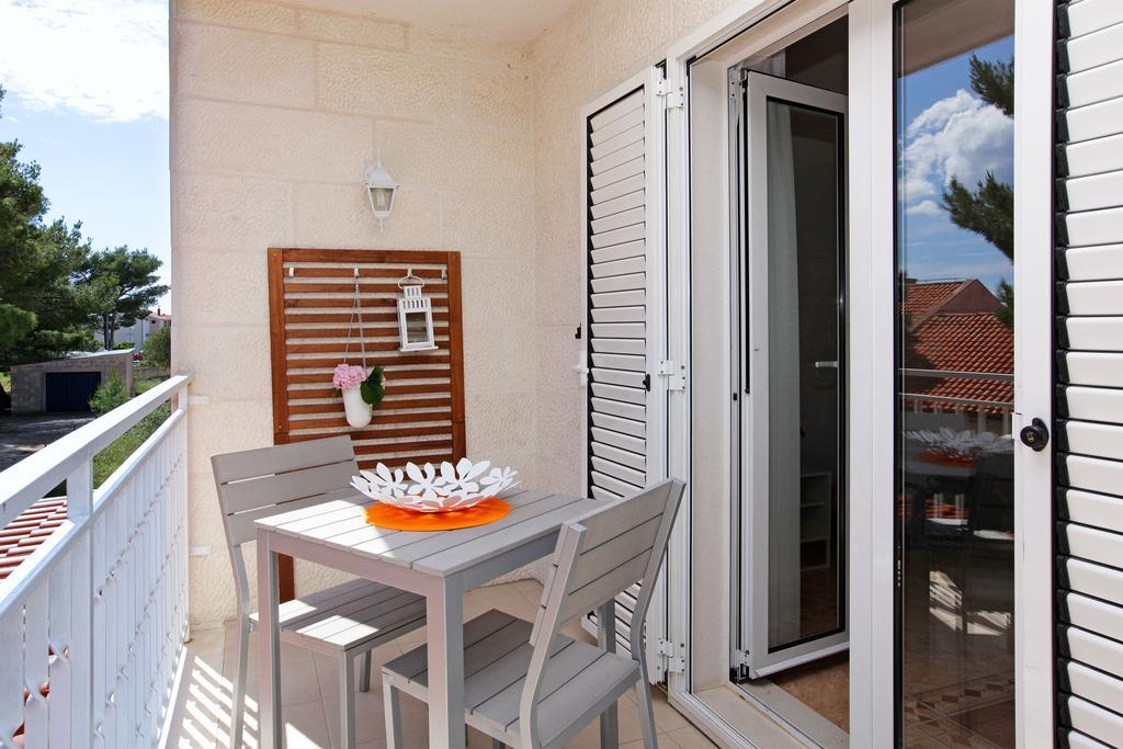 Apartments Villa Adria Бол Экстерьер фото