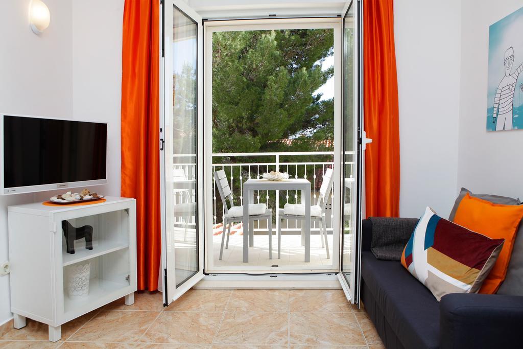 Apartments Villa Adria Бол Экстерьер фото